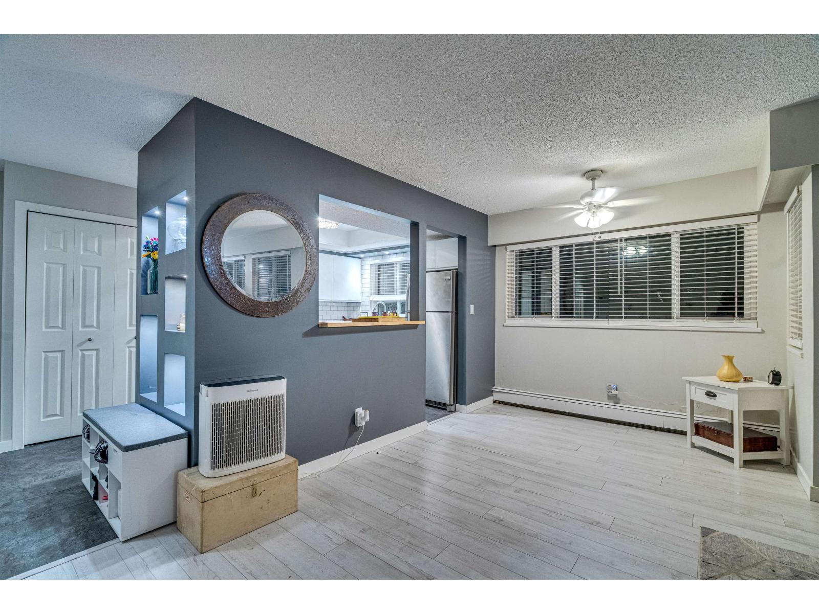 207 1381 MARTIN STREET, White Rock