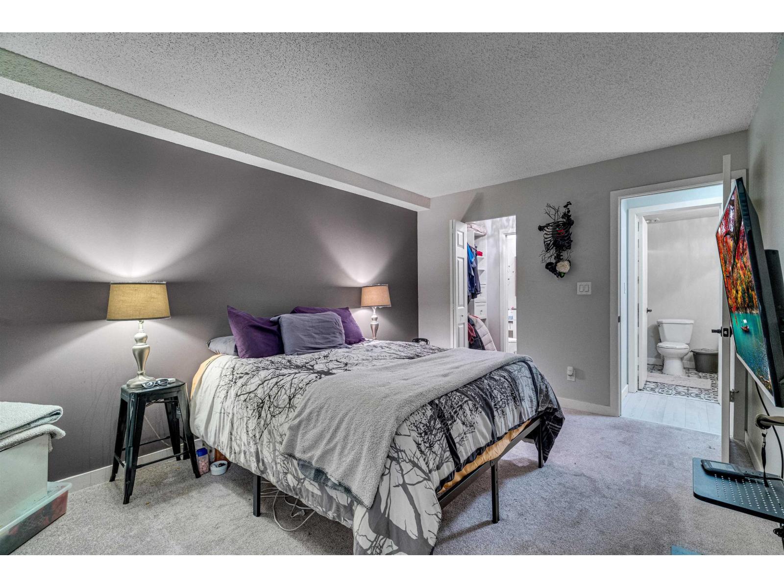 207 1381 MARTIN STREET, White Rock