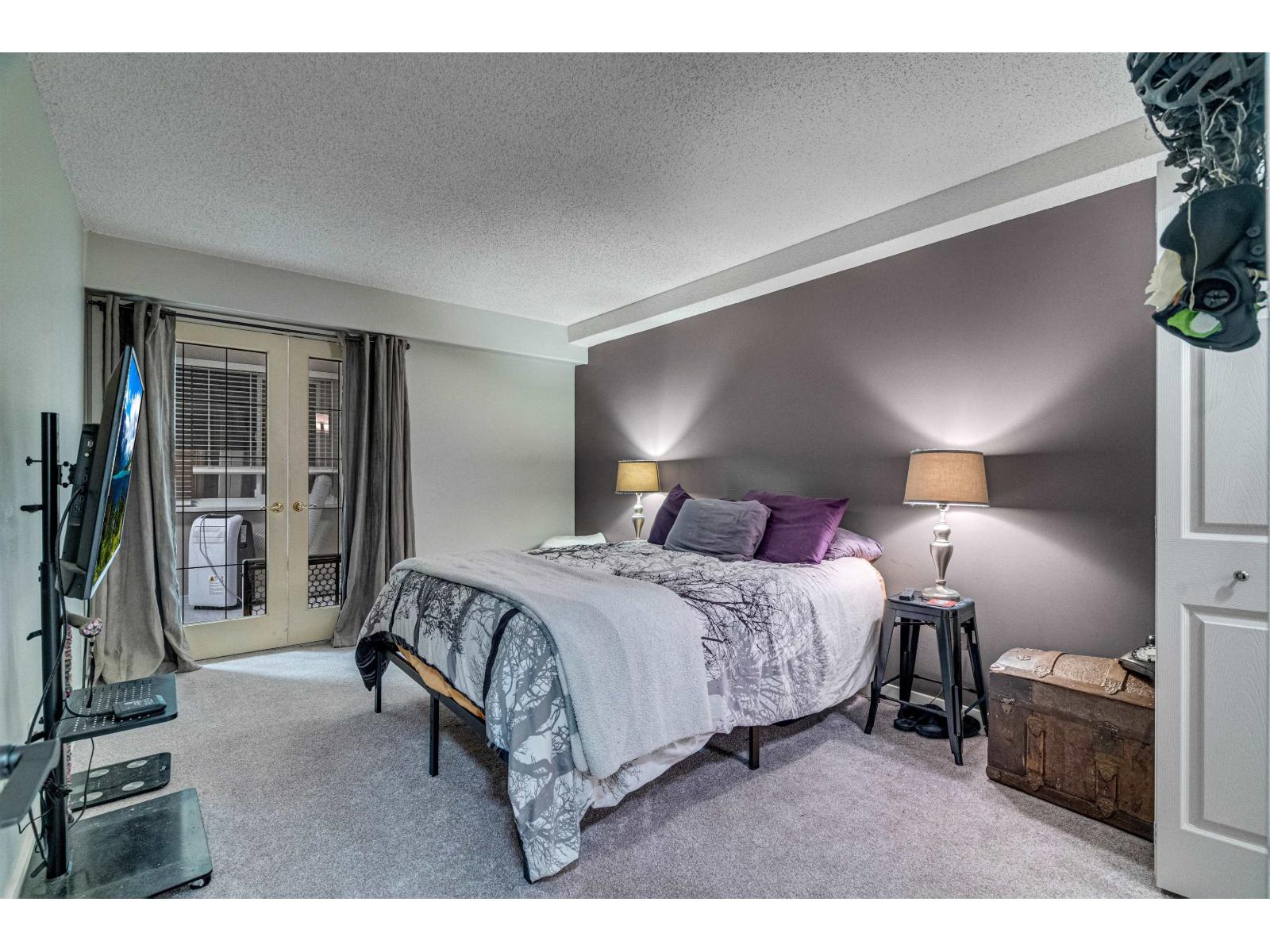 207 1381 MARTIN STREET, White Rock