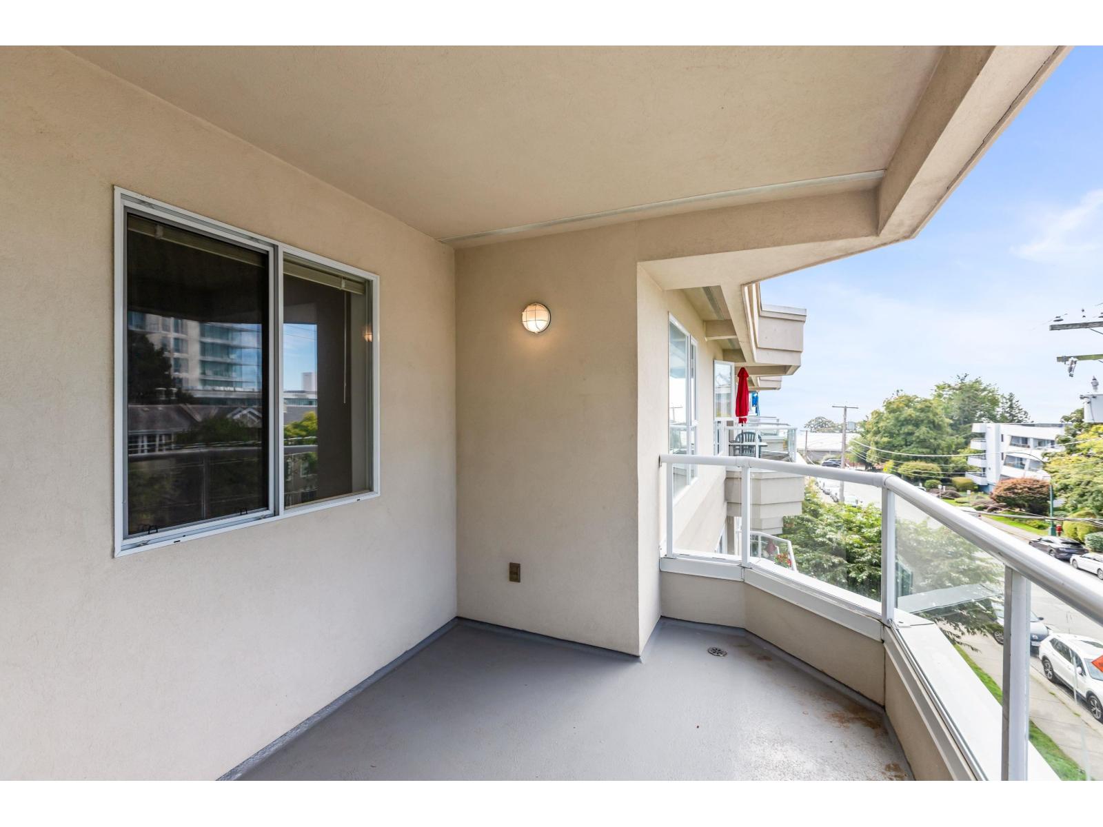 301 1378 GEORGE STREET, White Rock