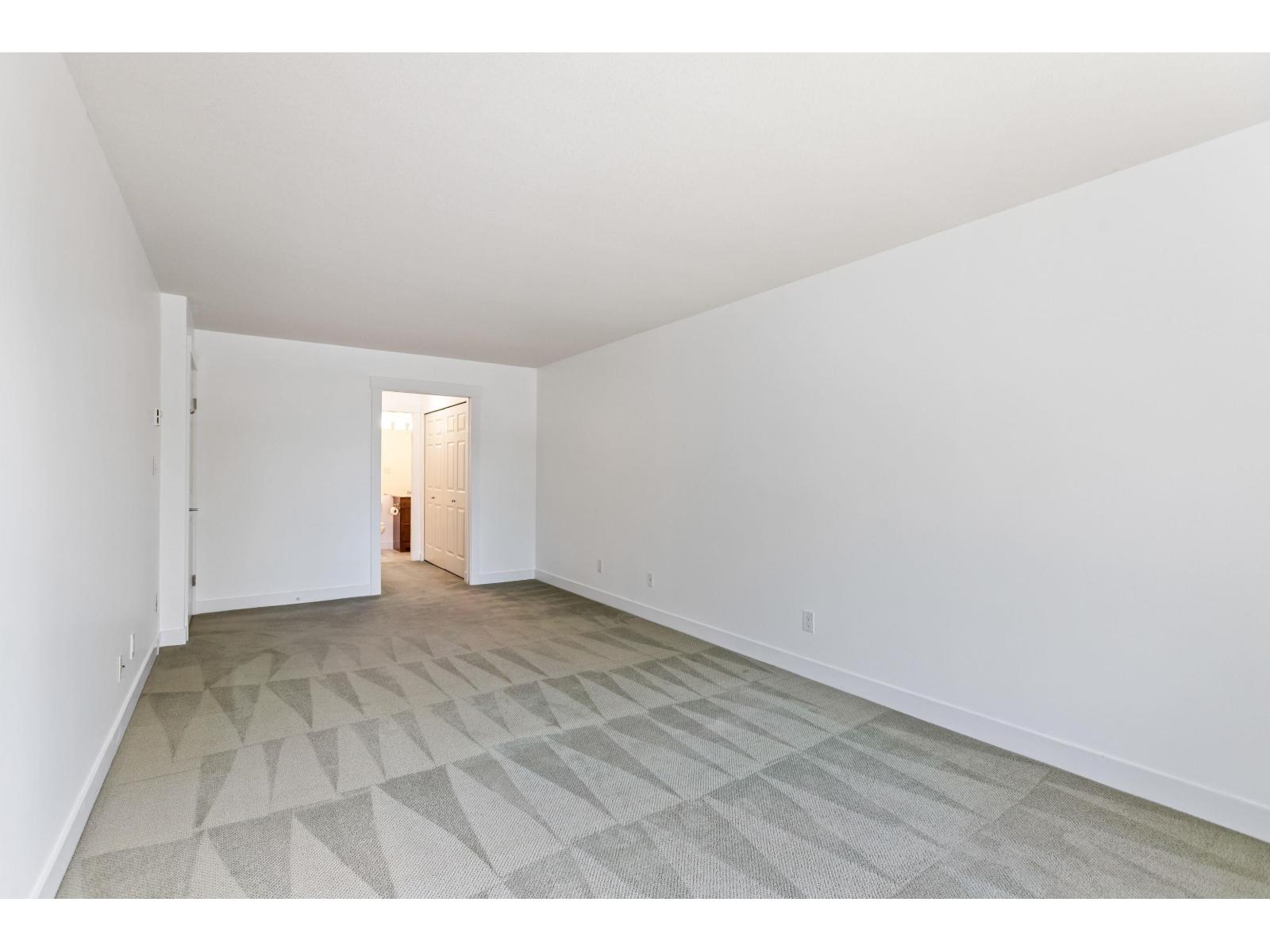 301 1378 GEORGE STREET, White Rock