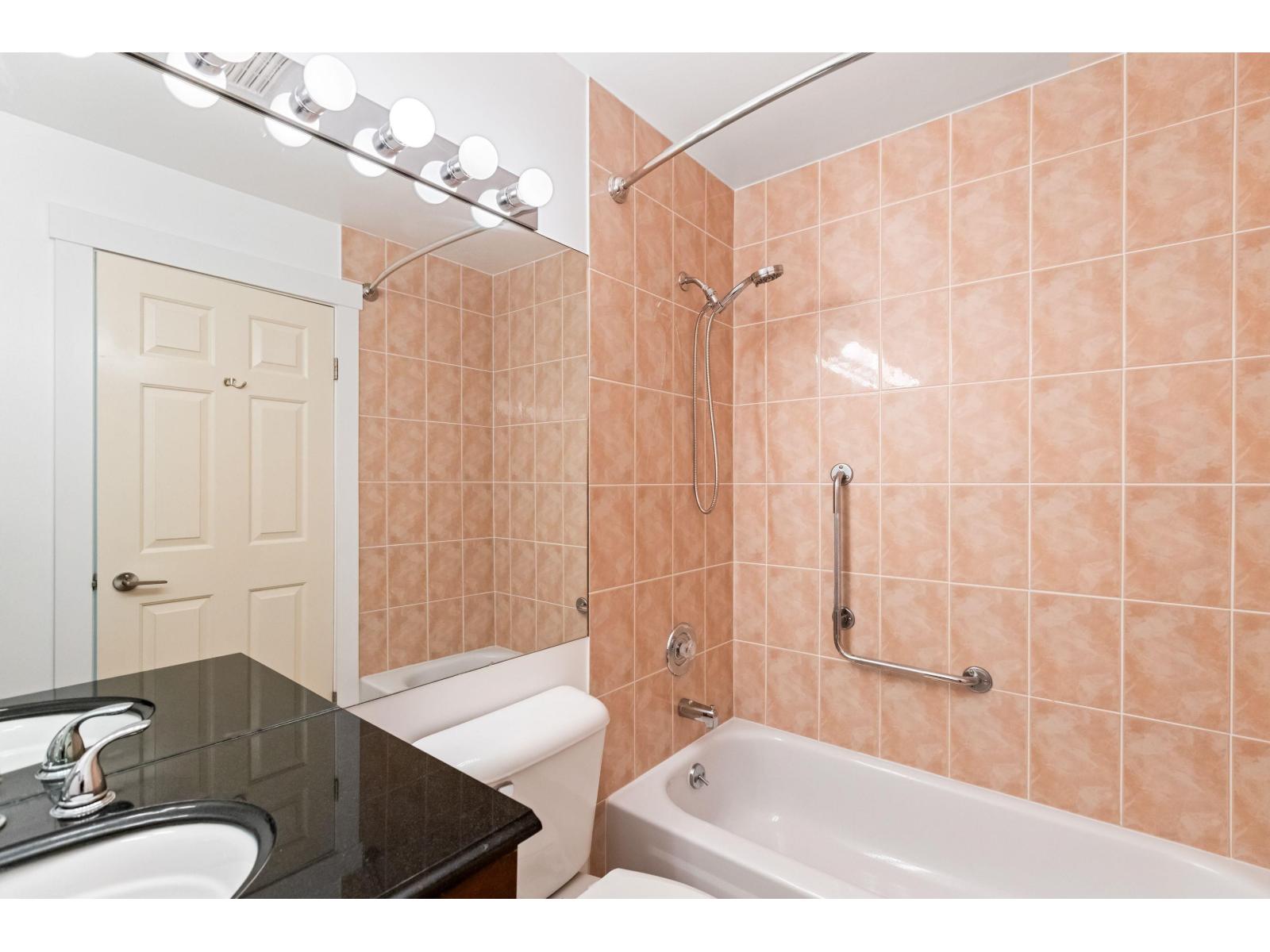 301 1378 GEORGE STREET, White Rock