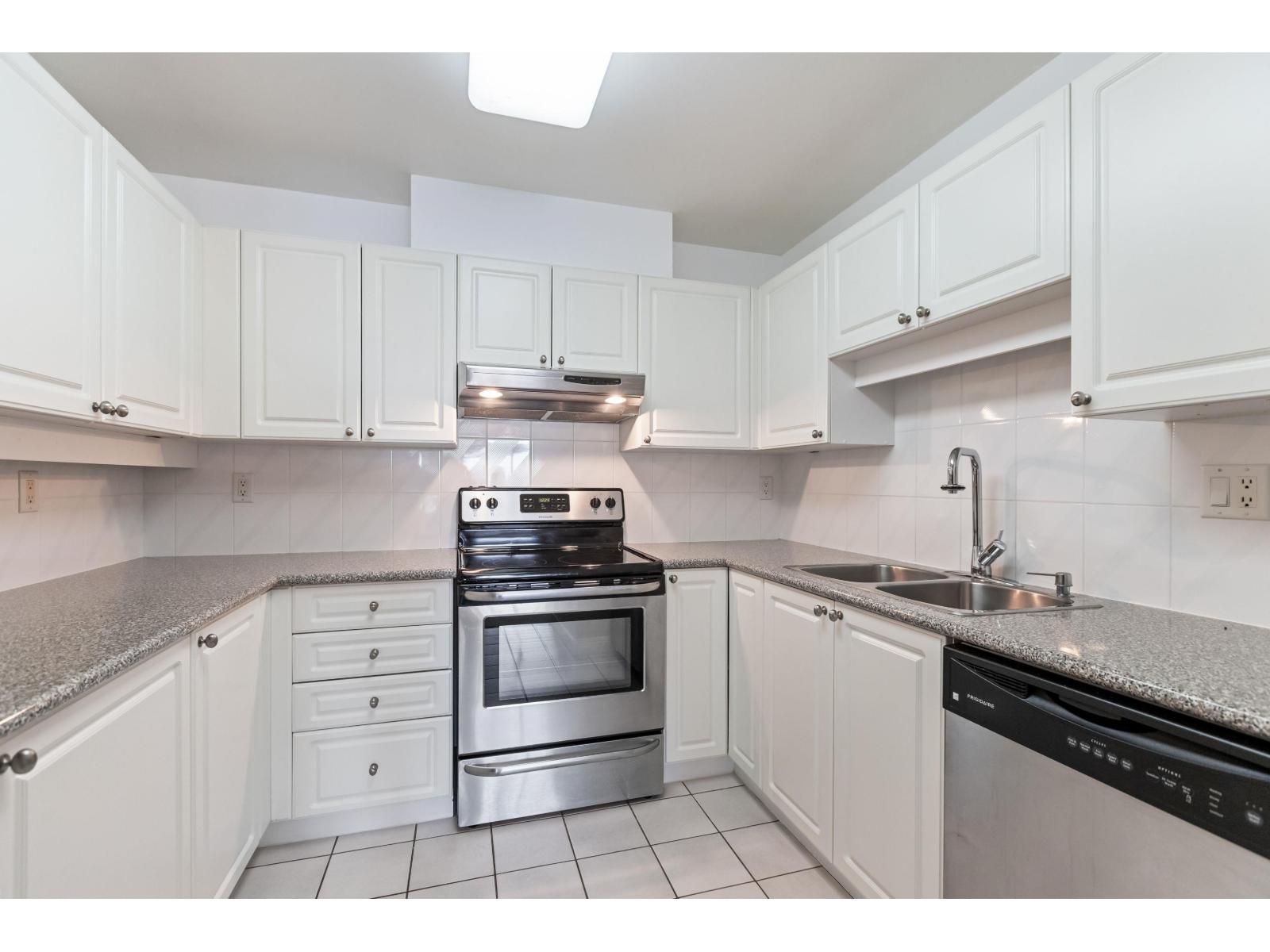 301 1378 GEORGE STREET, White Rock