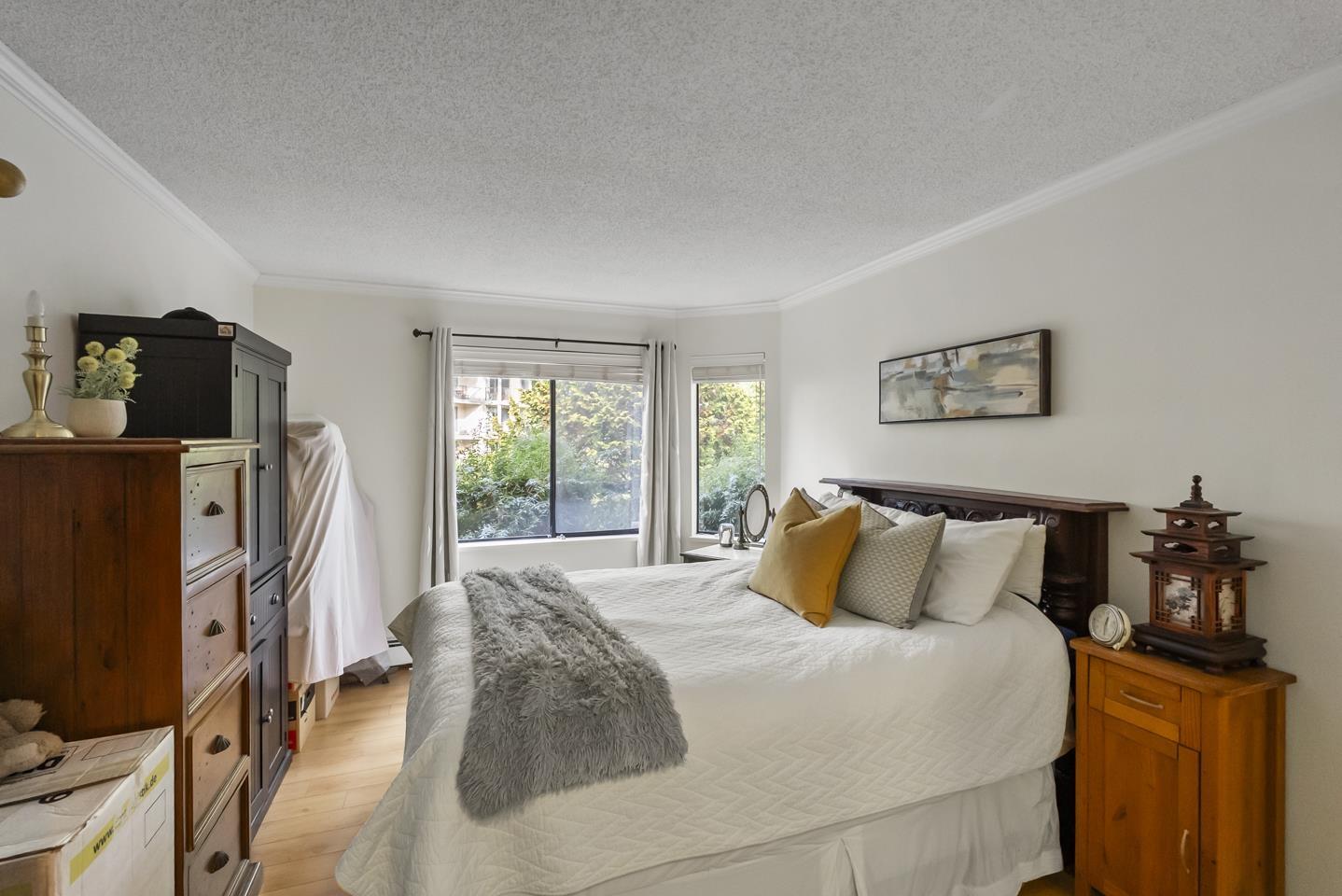 106 1720 SOUTHMERE CRESCENT, Surrey