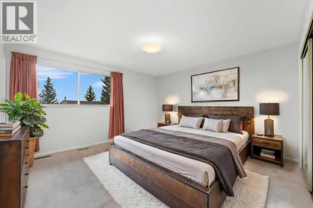 Single Family House for Sale in  Edforth Way NW Edgemont Calgary 