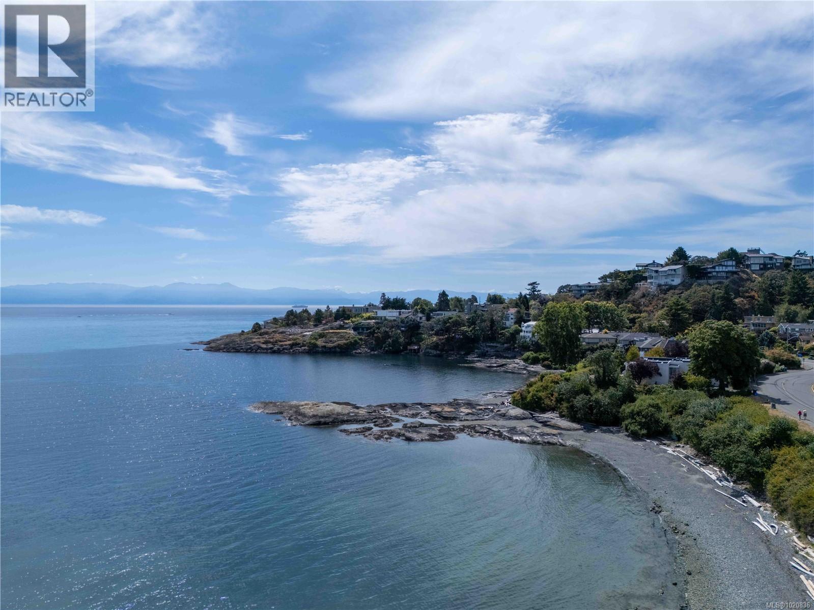  1280 Hampshire Road, Oak Bay