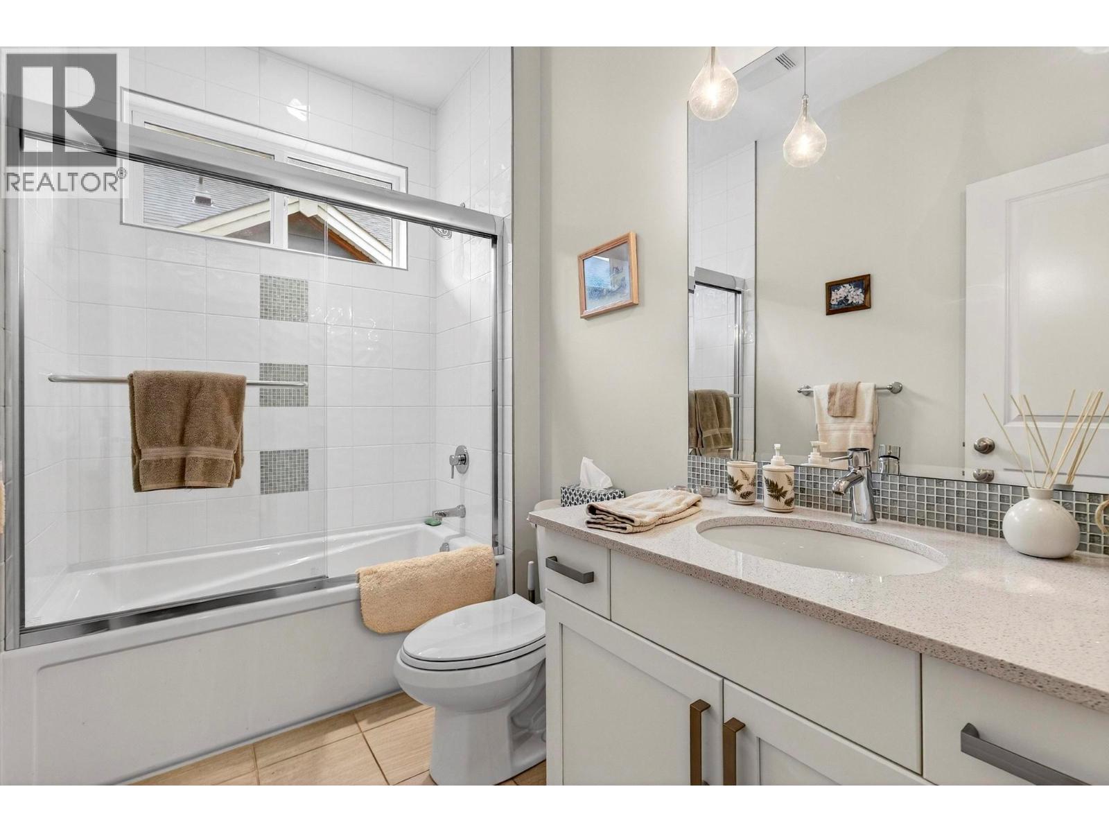 13246 Lake Hill Drive, Lake Country