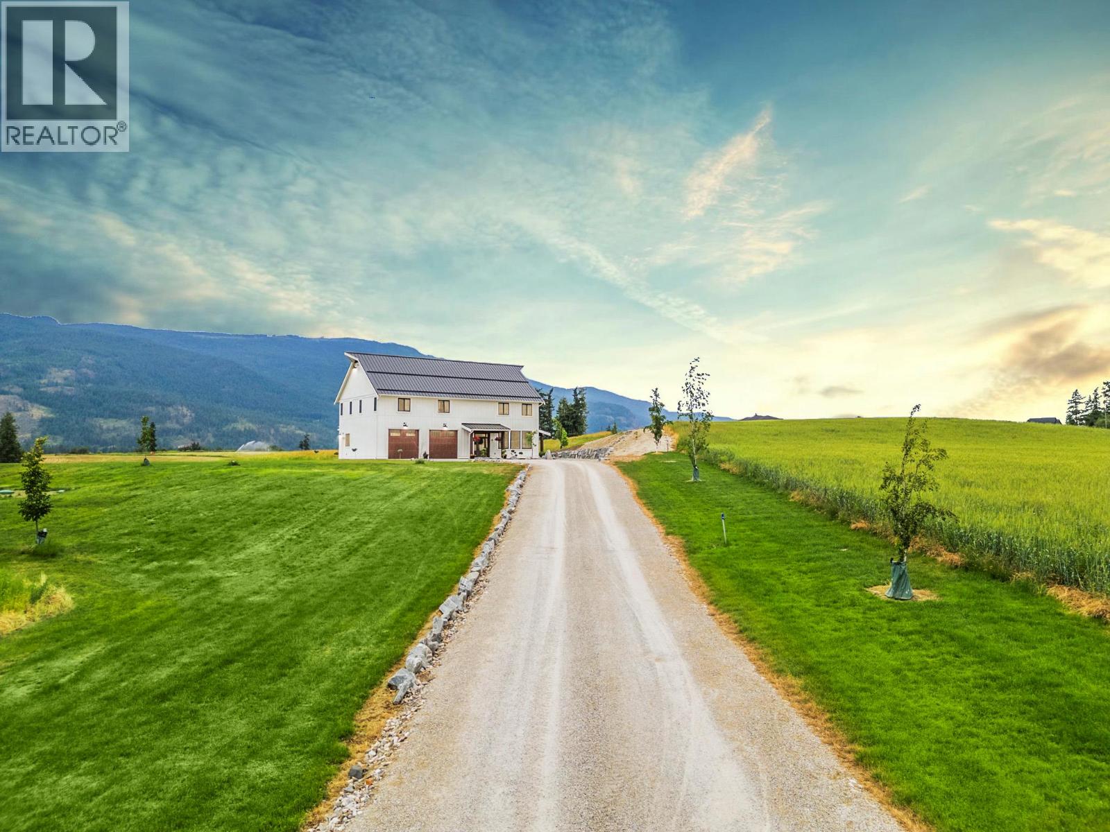  2589 Young Road, Spallumcheen