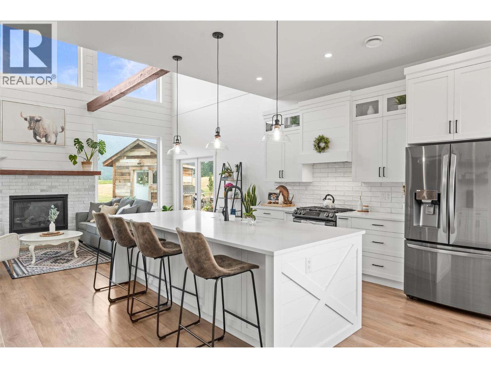  2589 Young Road, Spallumcheen