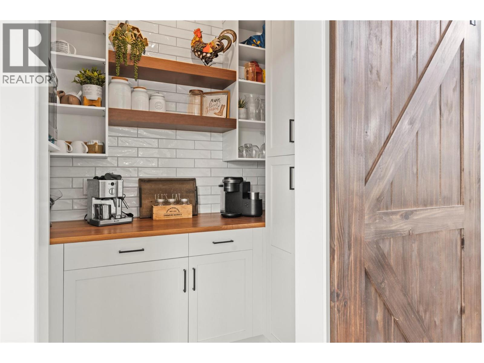  2589 Young Road, Spallumcheen