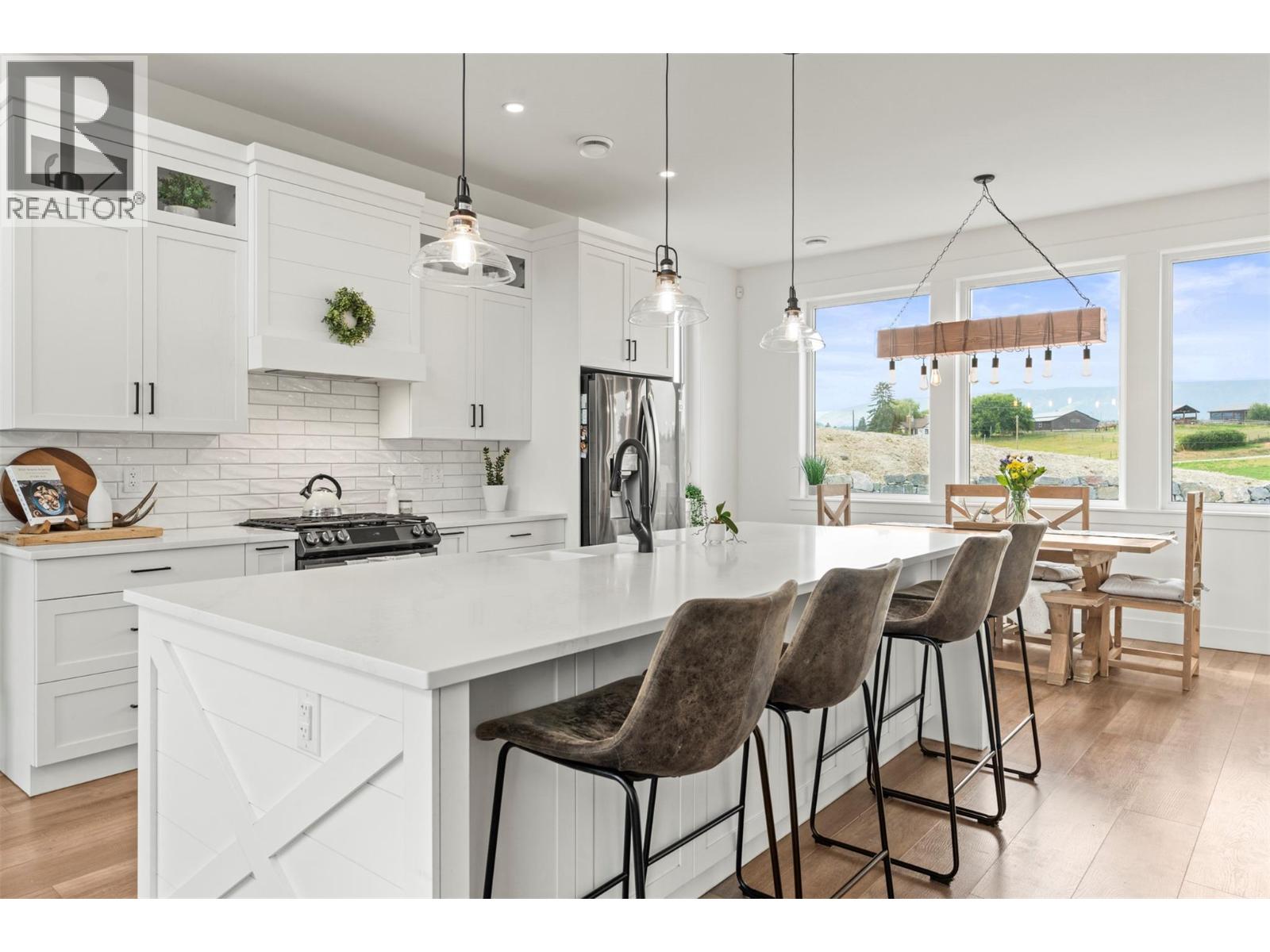  2589 Young Road, Spallumcheen