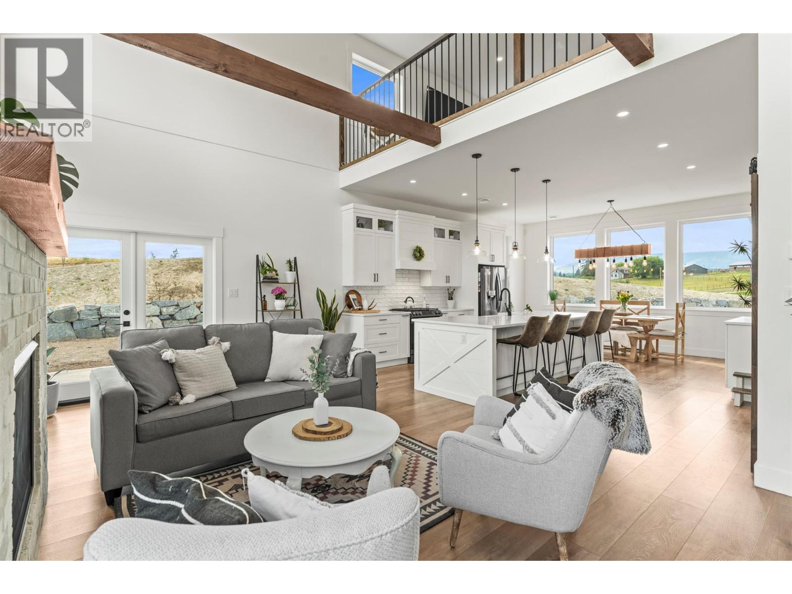  2589 Young Road, Spallumcheen