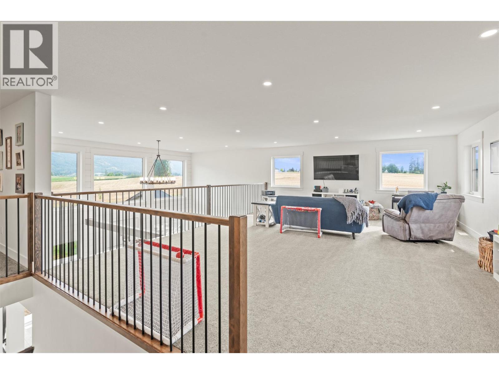  2589 Young Road, Spallumcheen