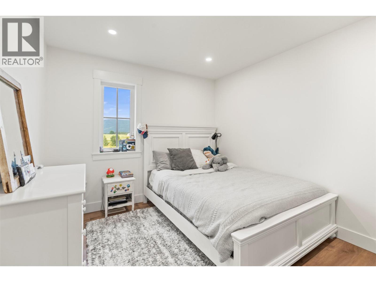  2589 Young Road, Spallumcheen