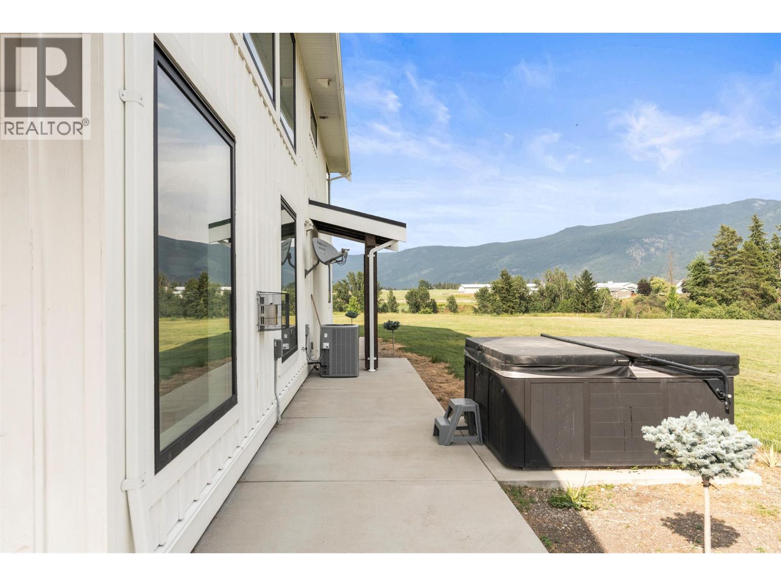  2589 Young Road, Spallumcheen