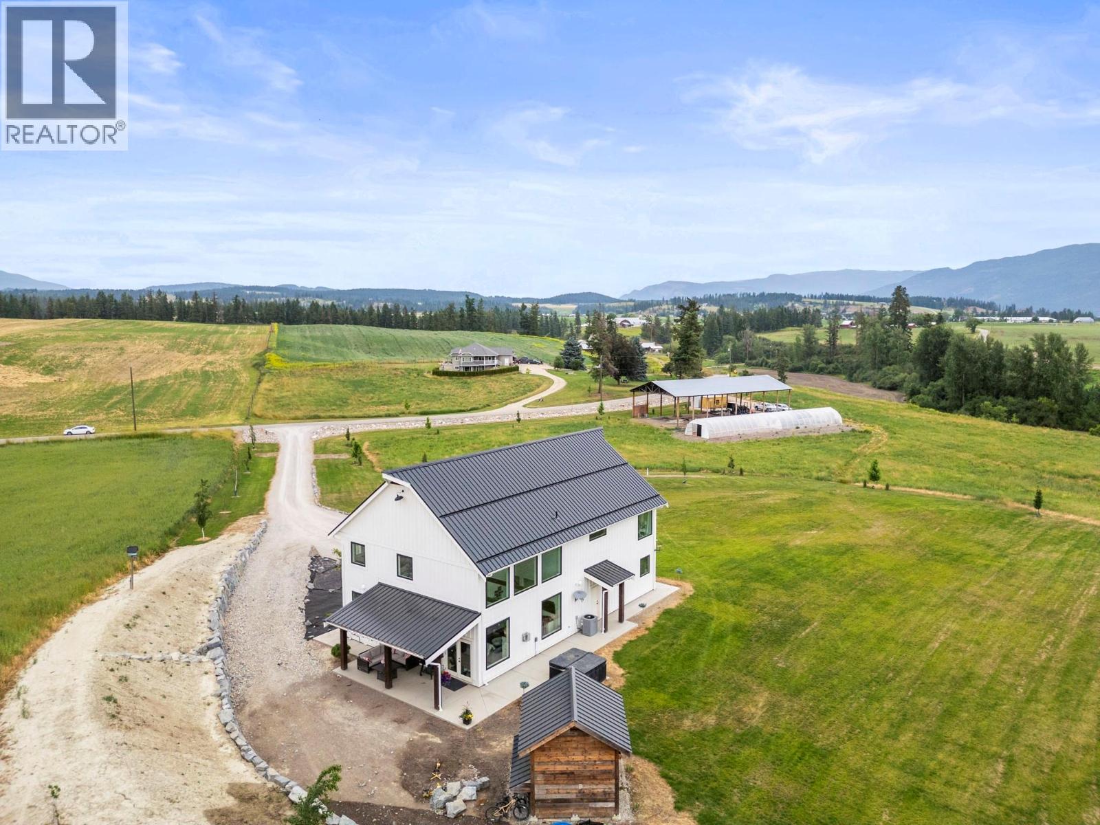  2589 Young Road, Spallumcheen