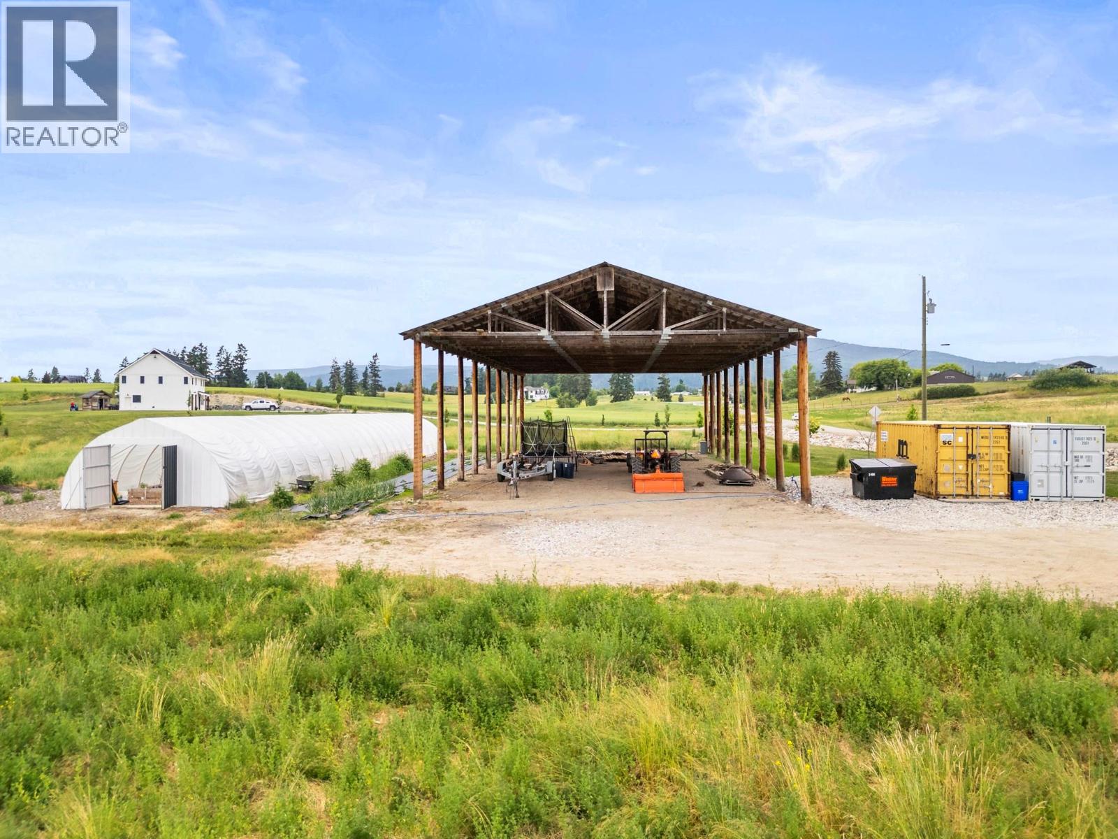  2589 Young Road, Spallumcheen