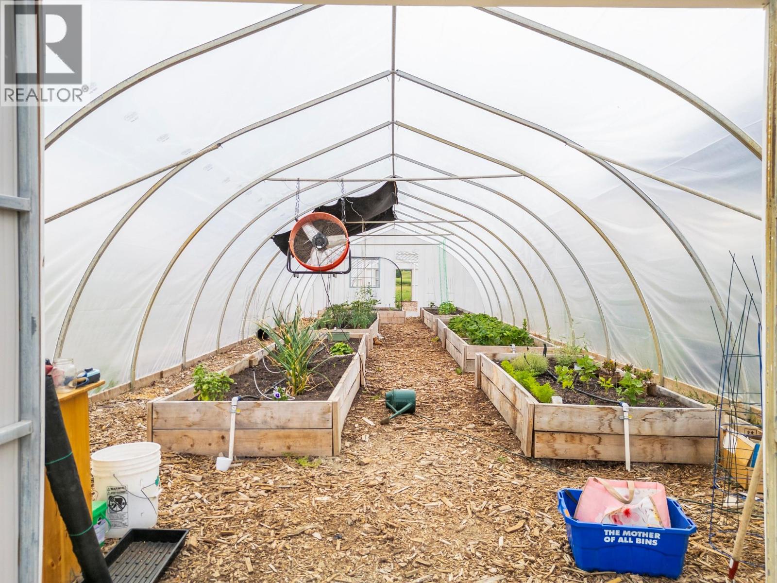  2589 Young Road, Spallumcheen