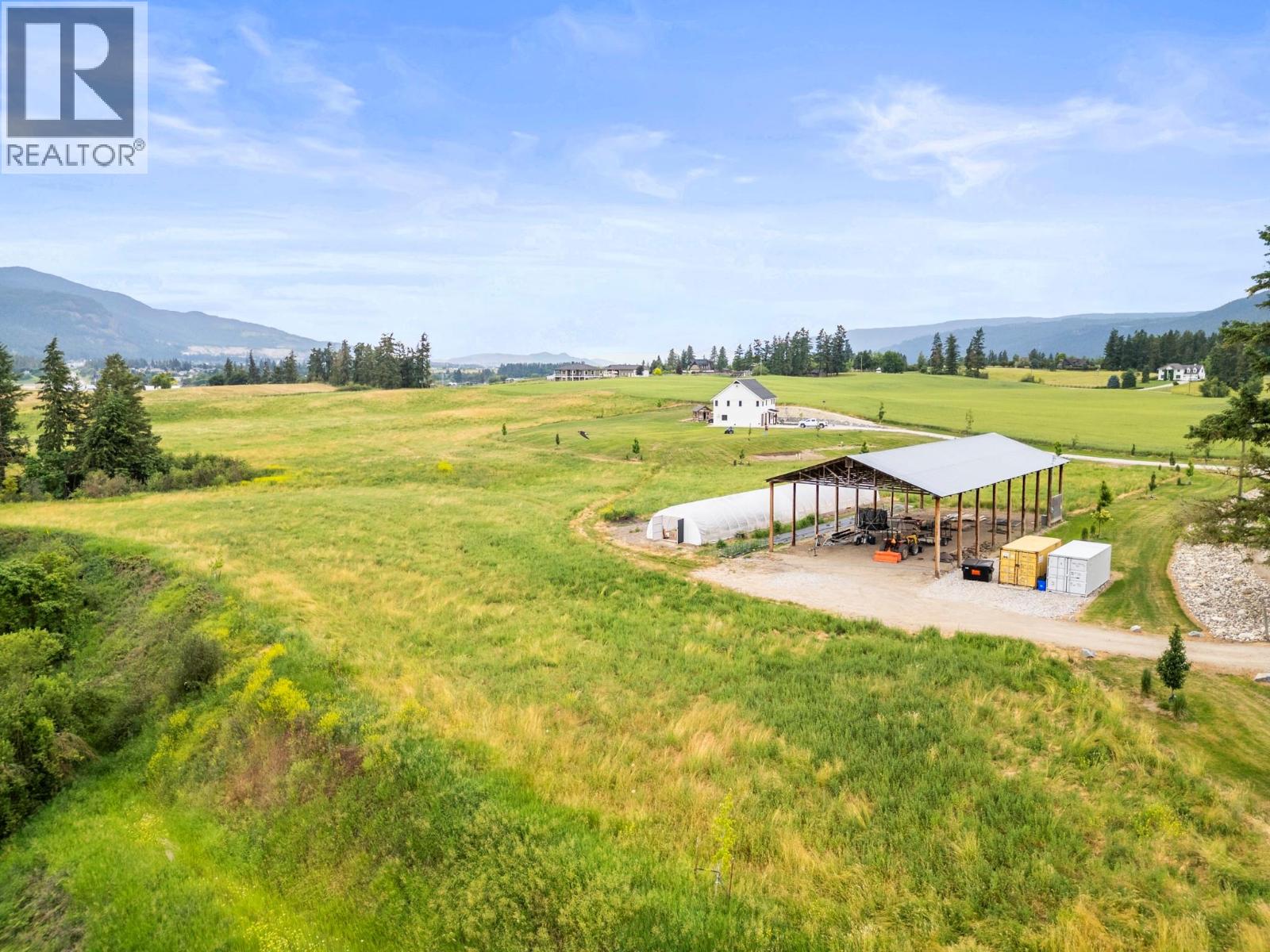  2589 Young Road, Spallumcheen