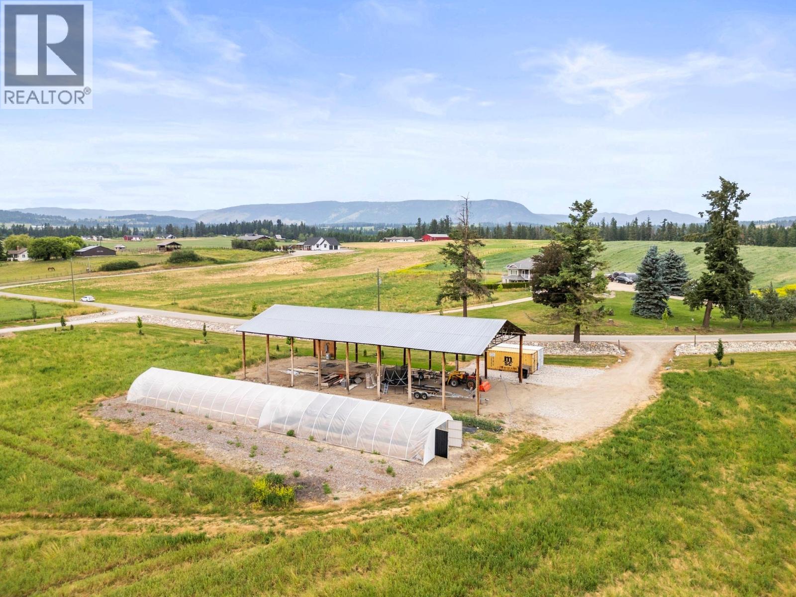  2589 Young Road, Spallumcheen