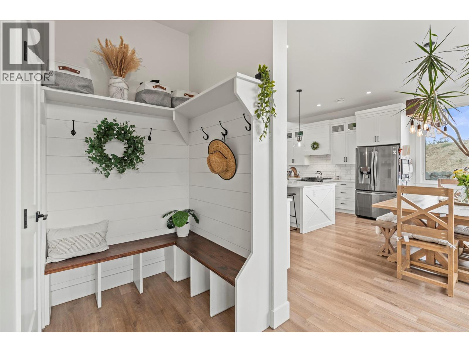  2589 Young Road, Spallumcheen