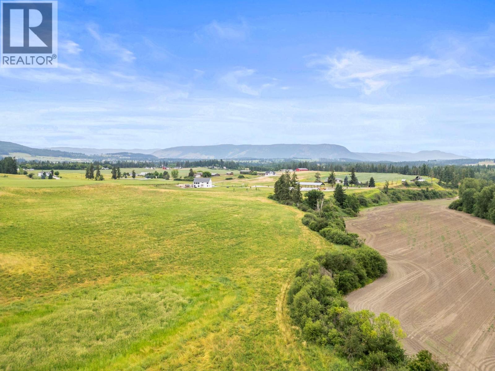  2589 Young Road, Spallumcheen