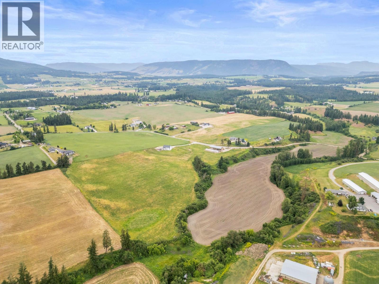  2589 Young Road, Spallumcheen