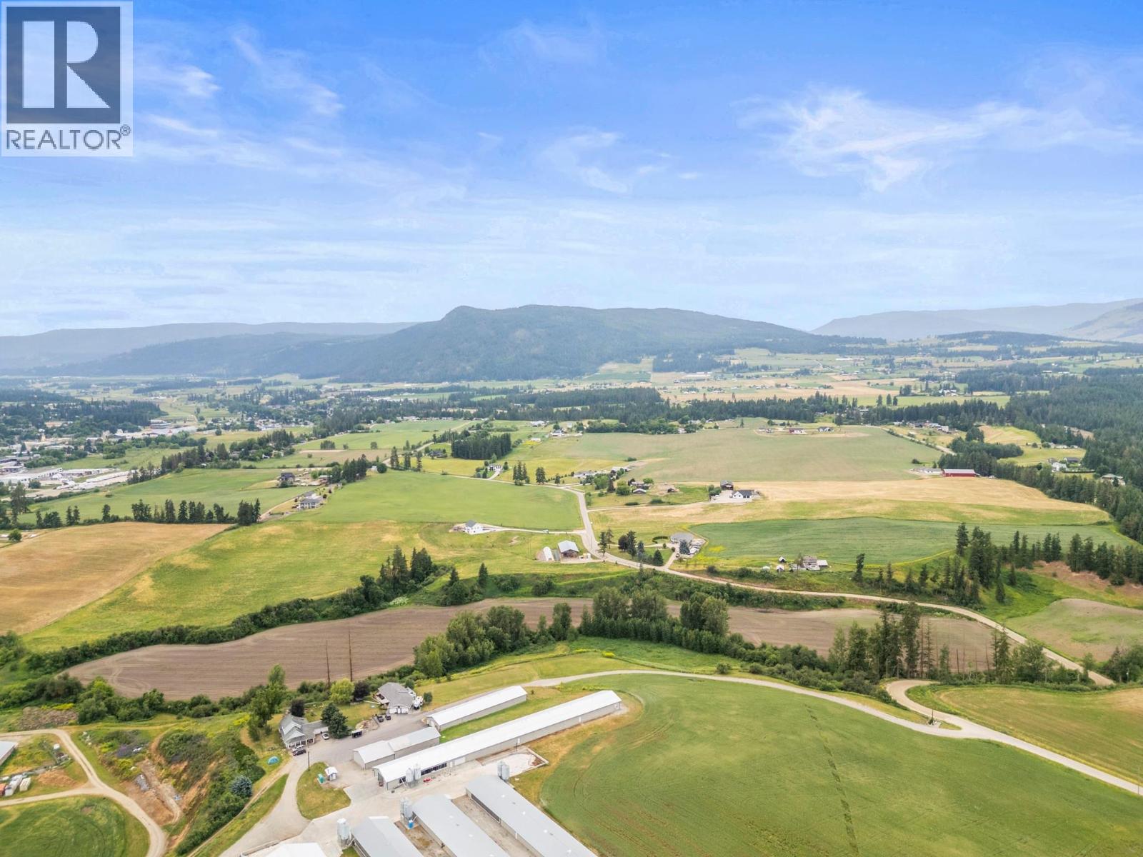  2589 Young Road, Spallumcheen