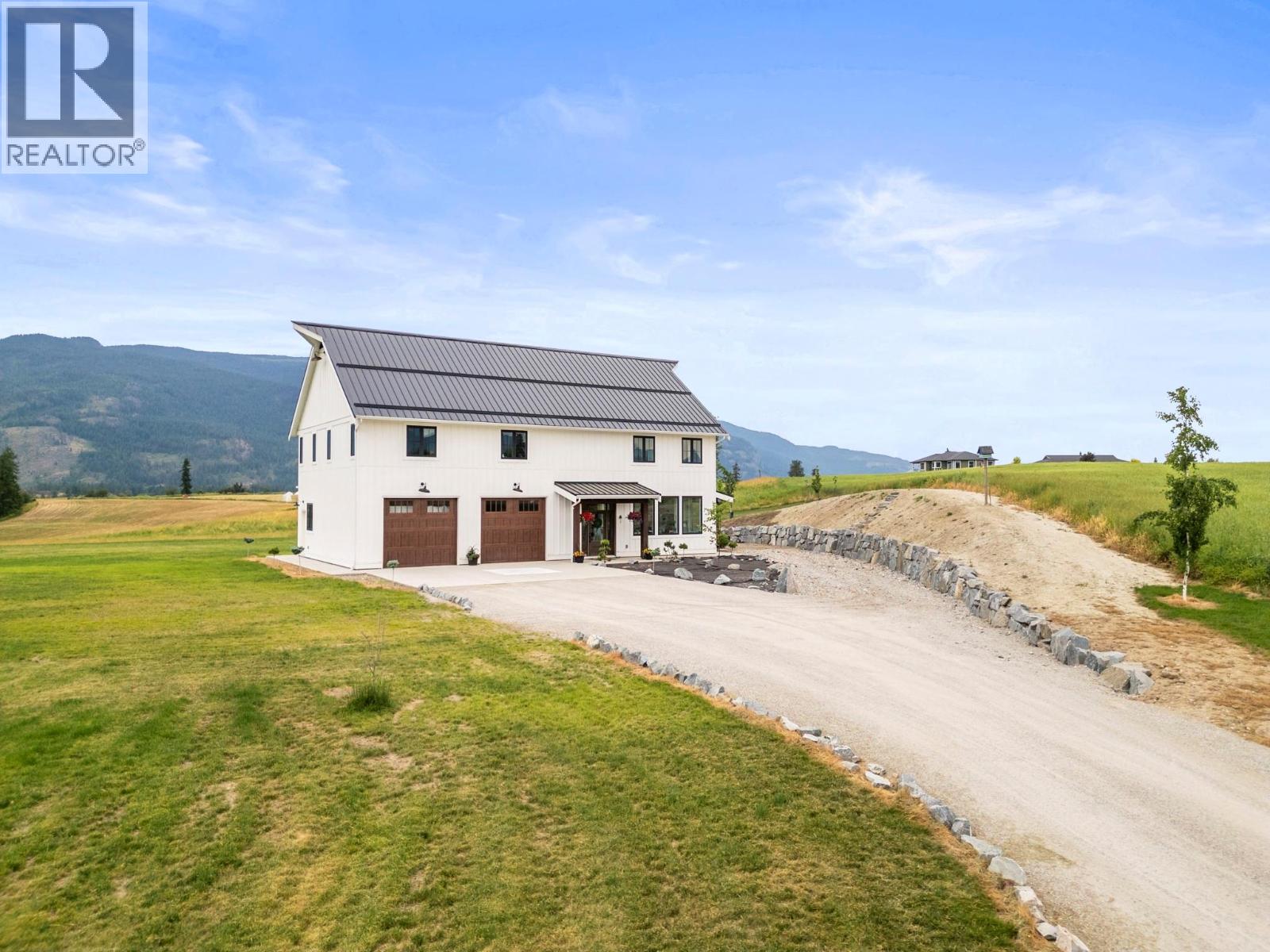  2589 Young Road, Spallumcheen