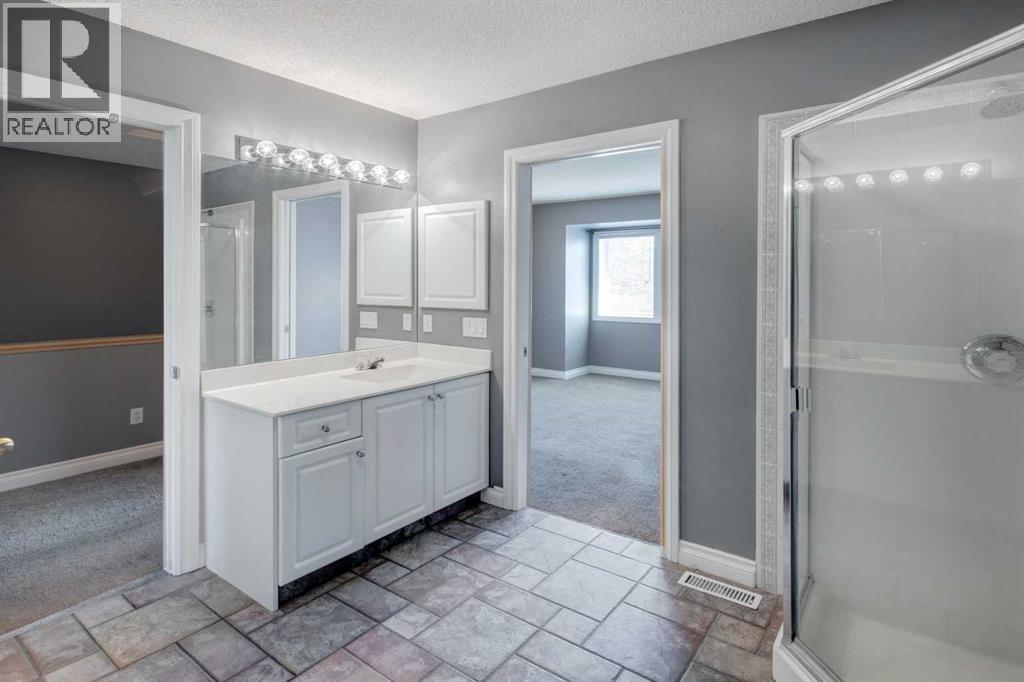 Single Family House for Sale in  Regal Park NE Renfrew Calgary 