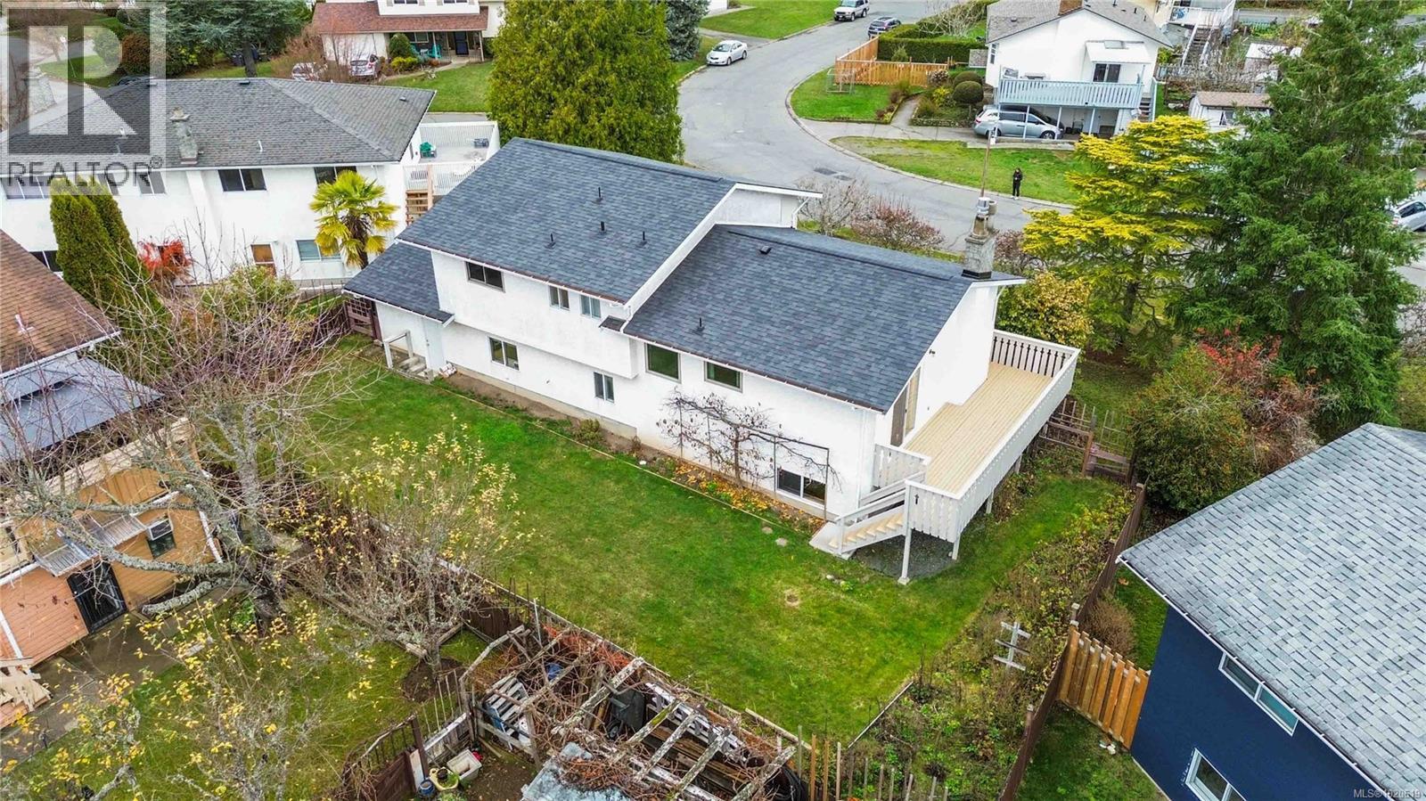 4251 Rossiter Dr, Saanich