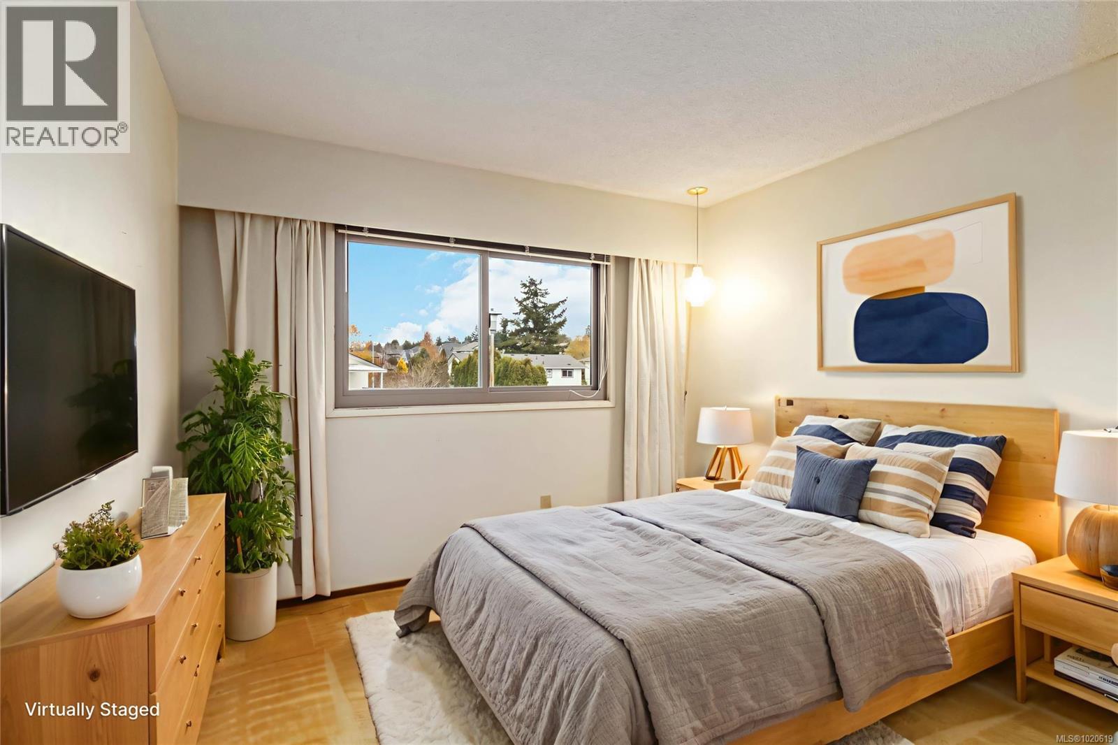 4251 Rossiter Dr, Saanich