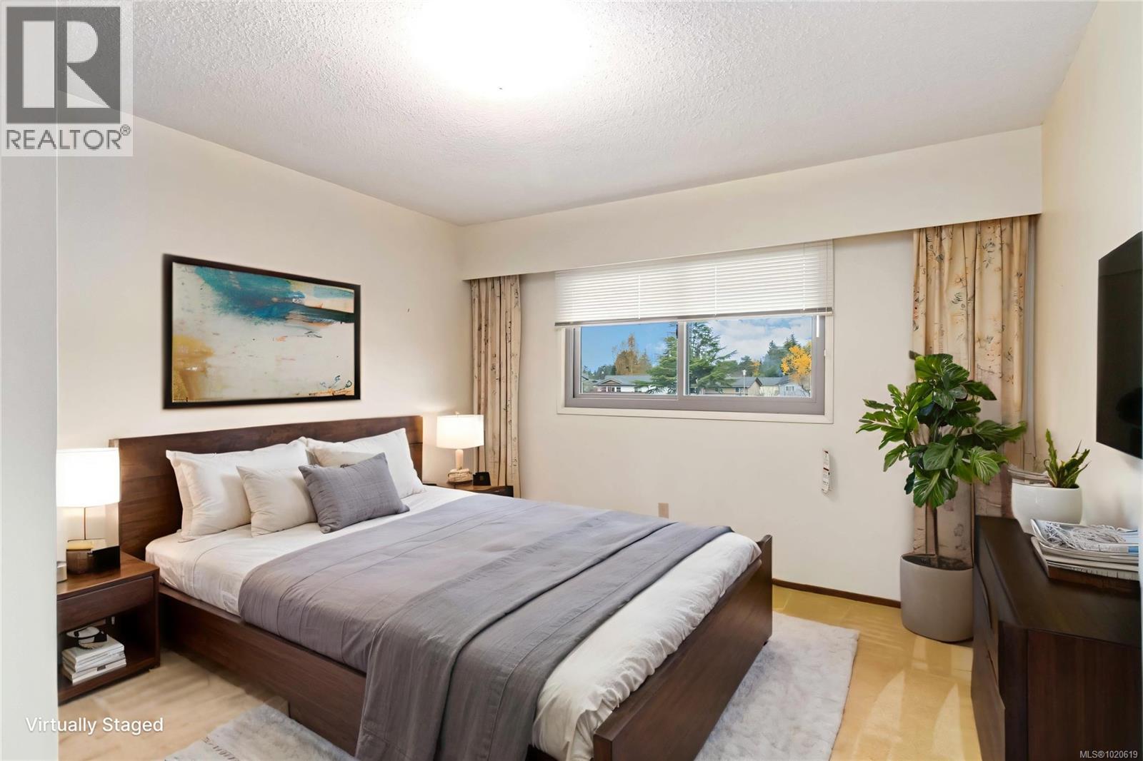 4251 Rossiter Dr, Saanich