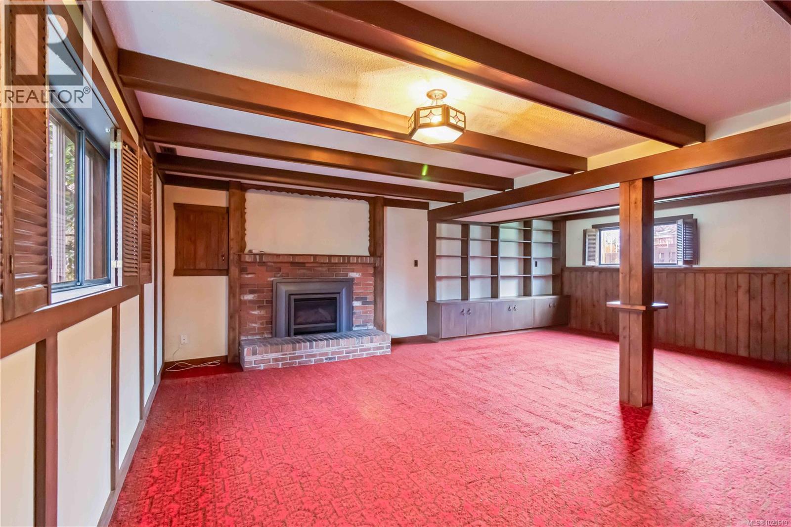 4251 Rossiter Dr, Saanich