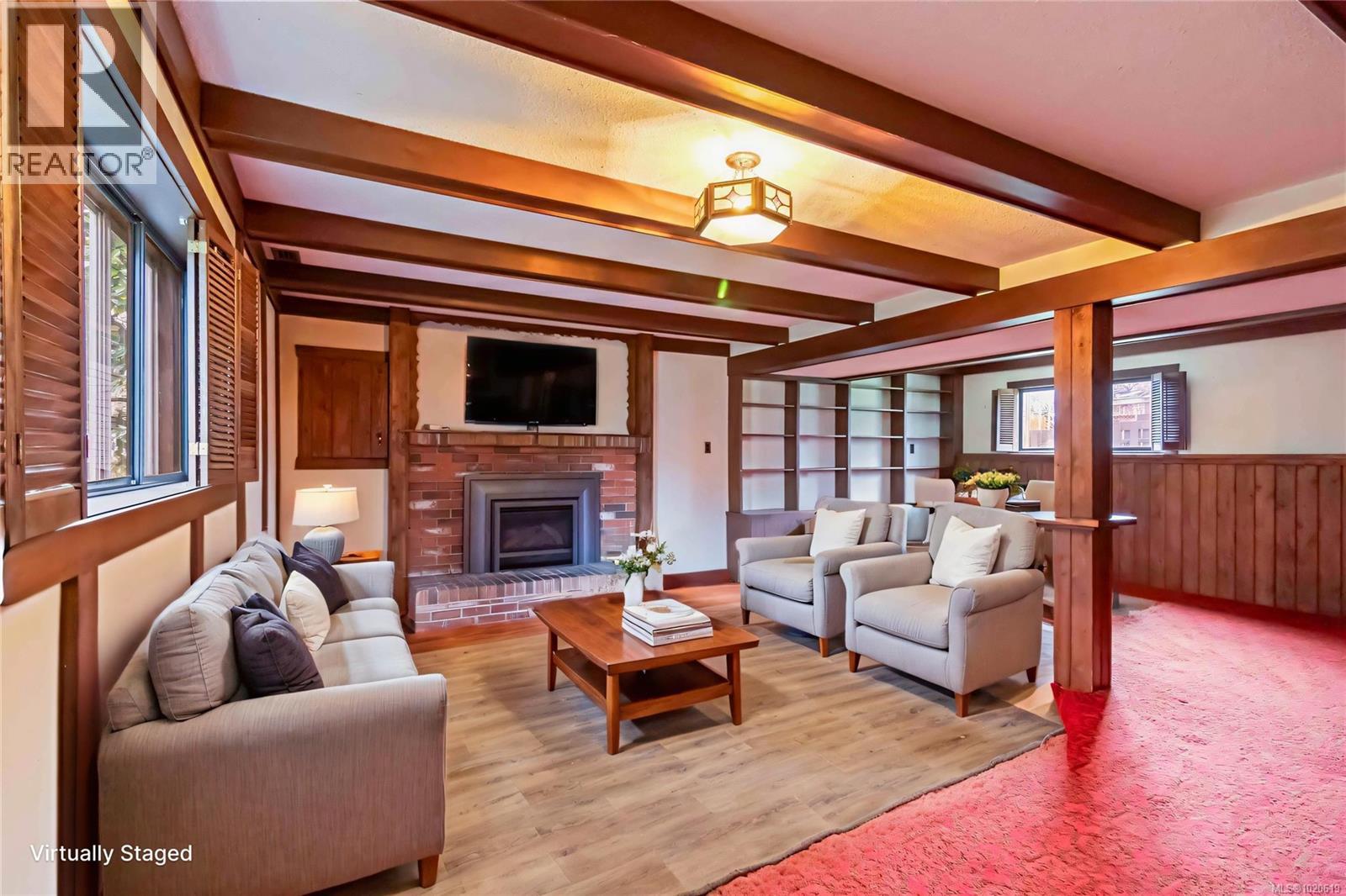 4251 Rossiter Dr, Saanich