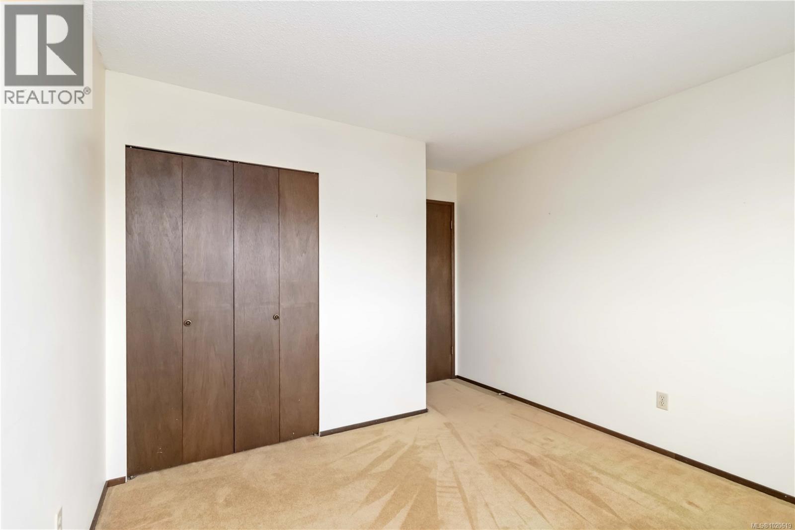 4251 Rossiter Dr, Saanich