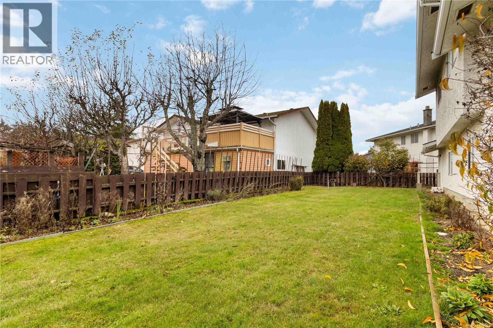 4251 Rossiter Dr, Saanich