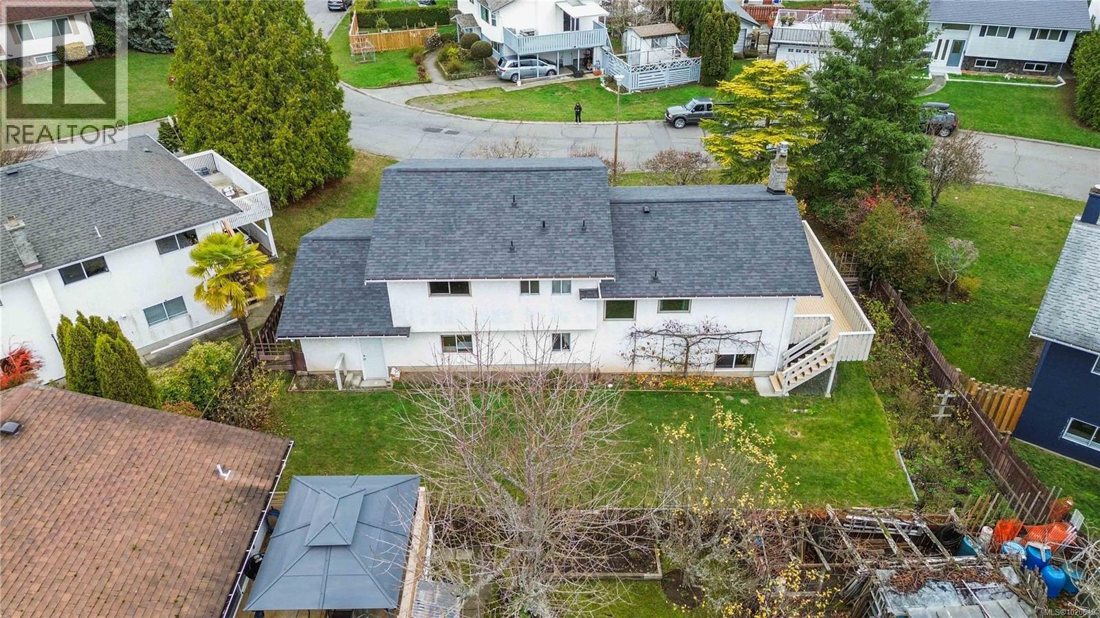 4251 Rossiter Dr, Saanich