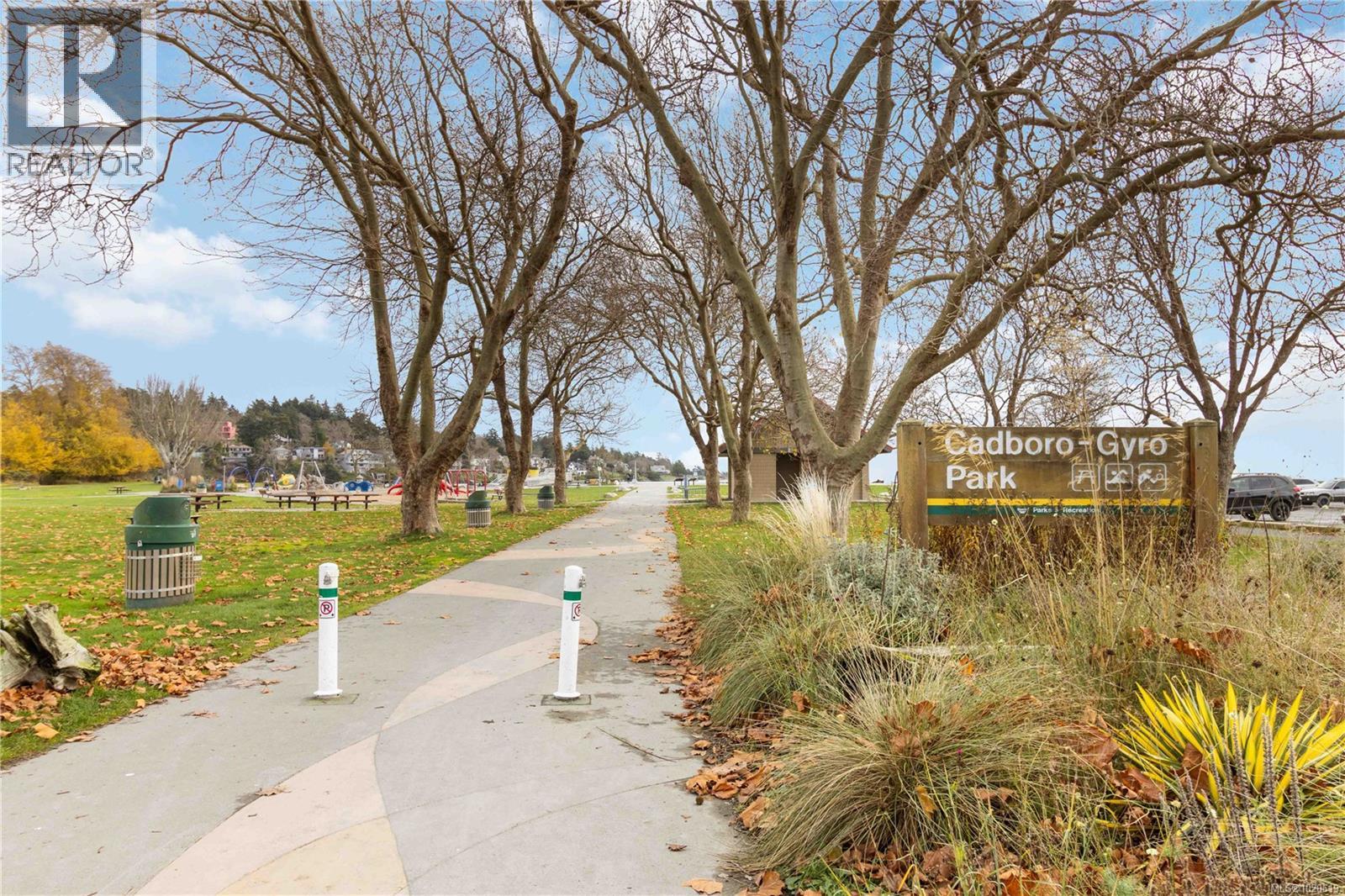 4251 Rossiter Dr, Saanich