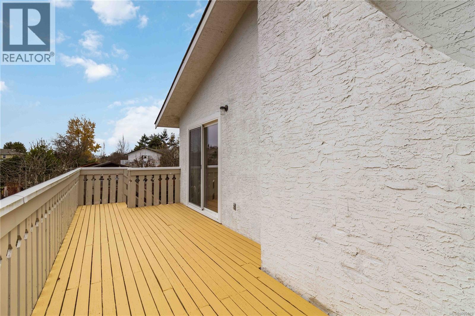 4251 Rossiter Dr, Saanich