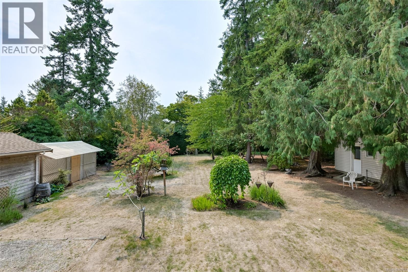 2587 MacDonald Dr W, Saanich