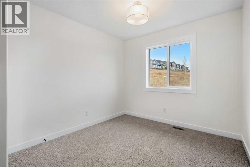 525 River Heights Drive, Cochrane