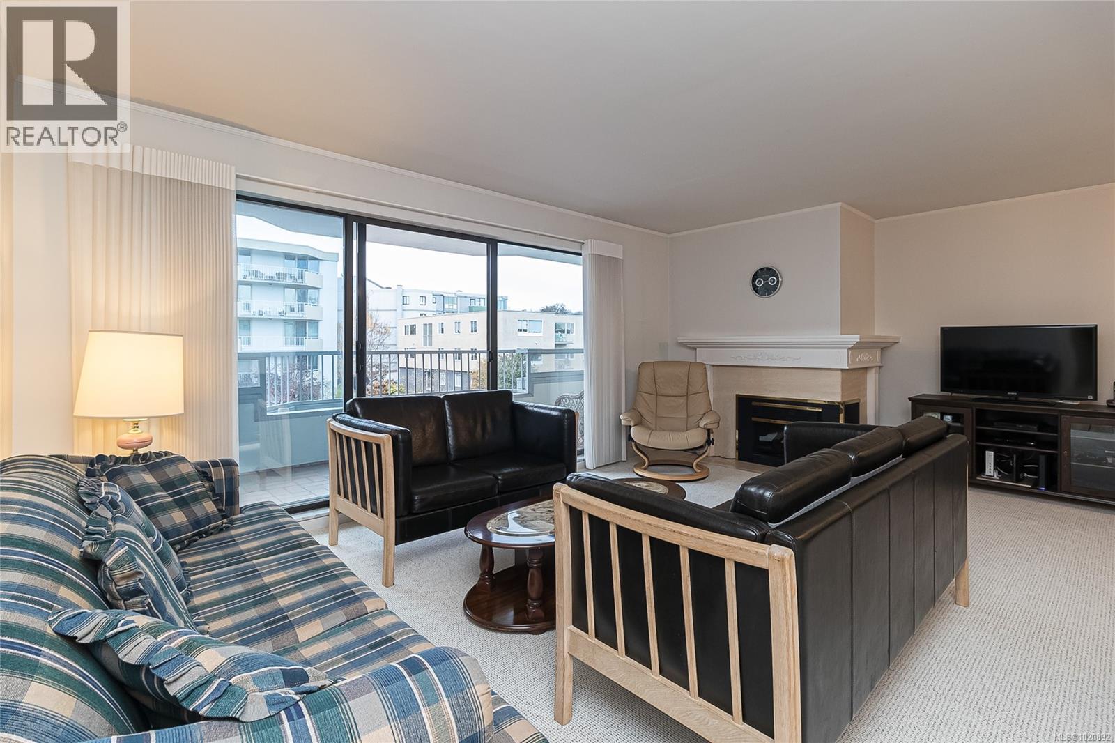 305 1370 Beach Drive, Oak Bay
