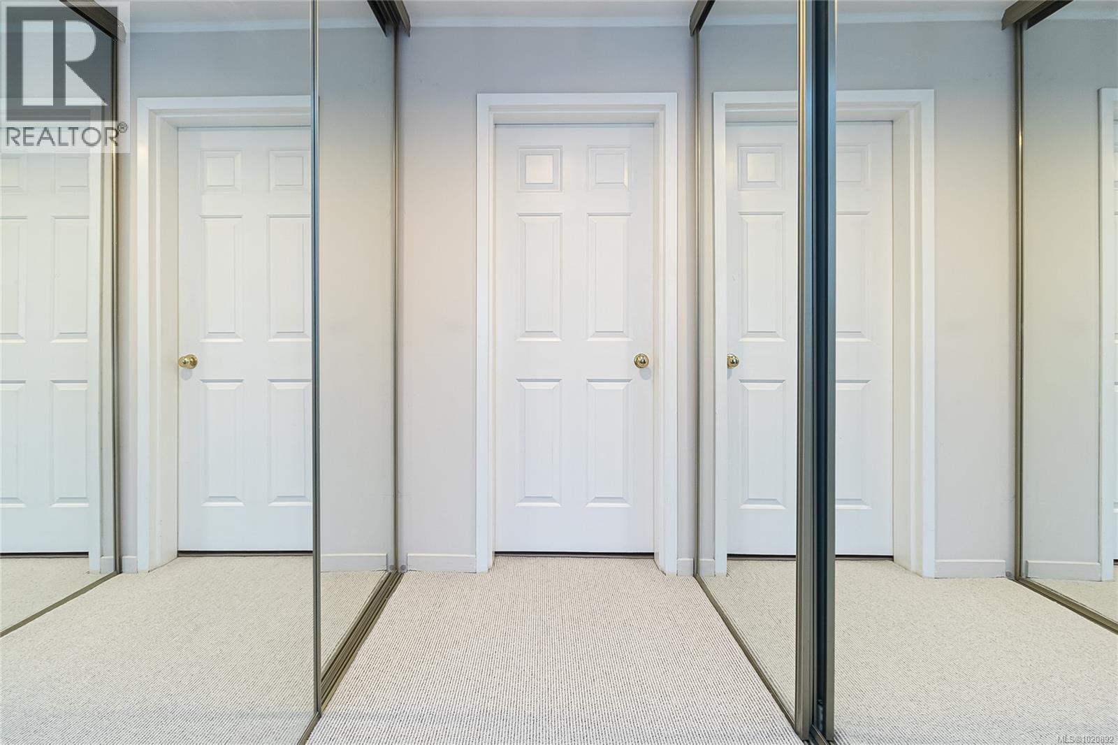 305 1370 Beach Drive, Oak Bay