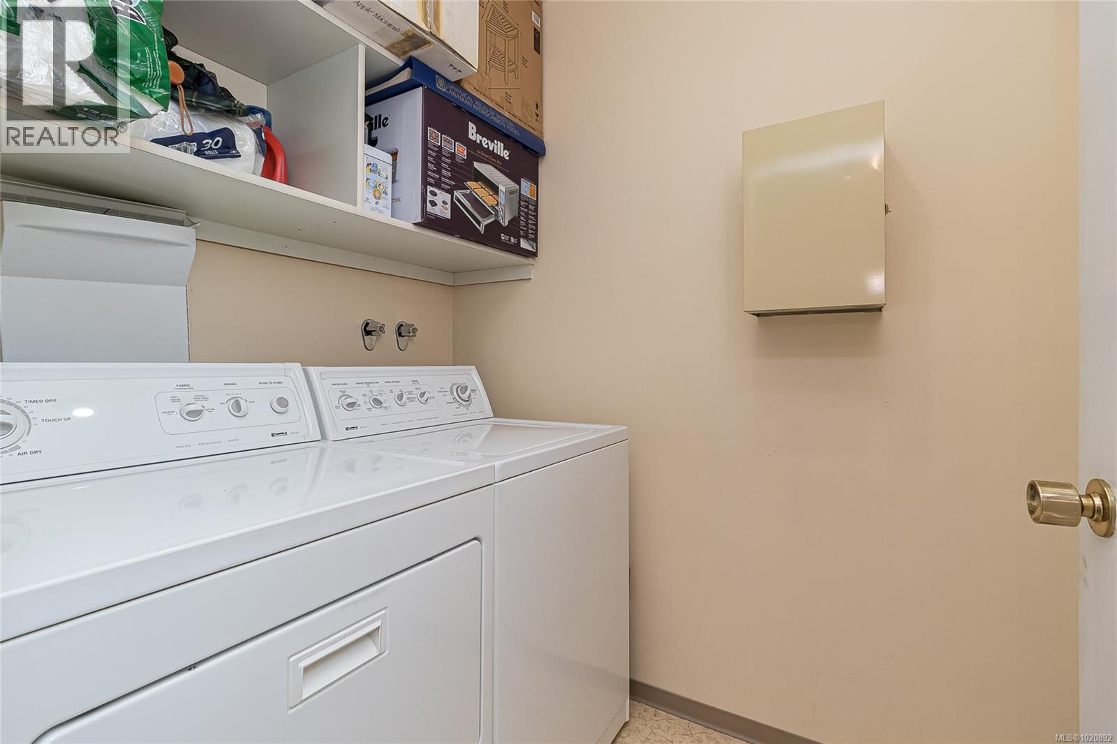 305 1370 Beach Drive, Oak Bay