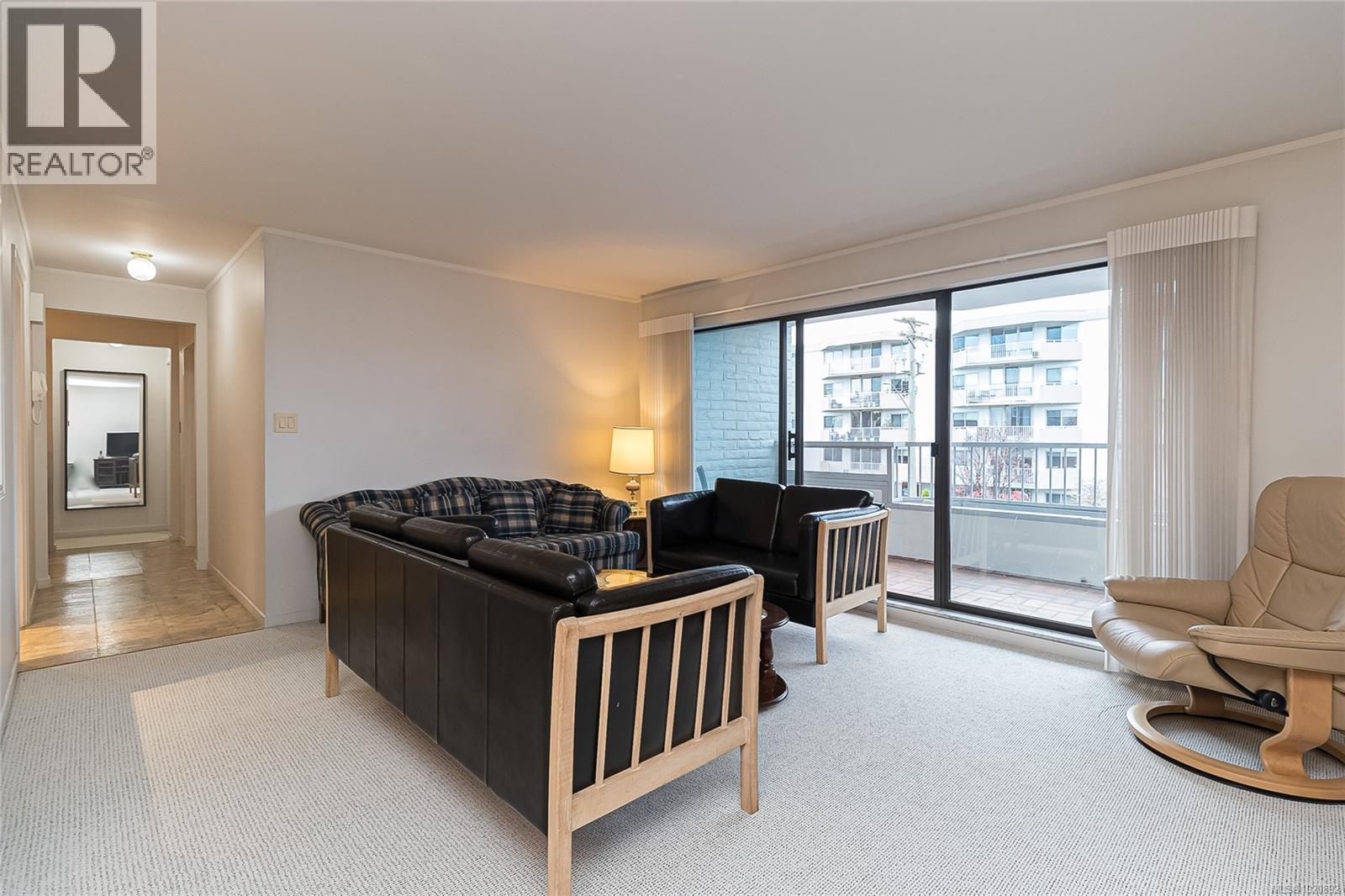 305 1370 Beach Drive, Oak Bay