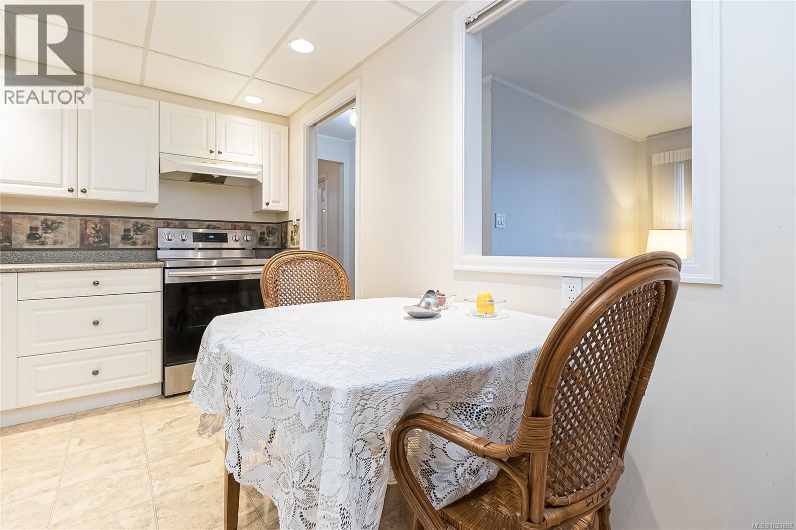 305 1370 Beach Drive, Oak Bay