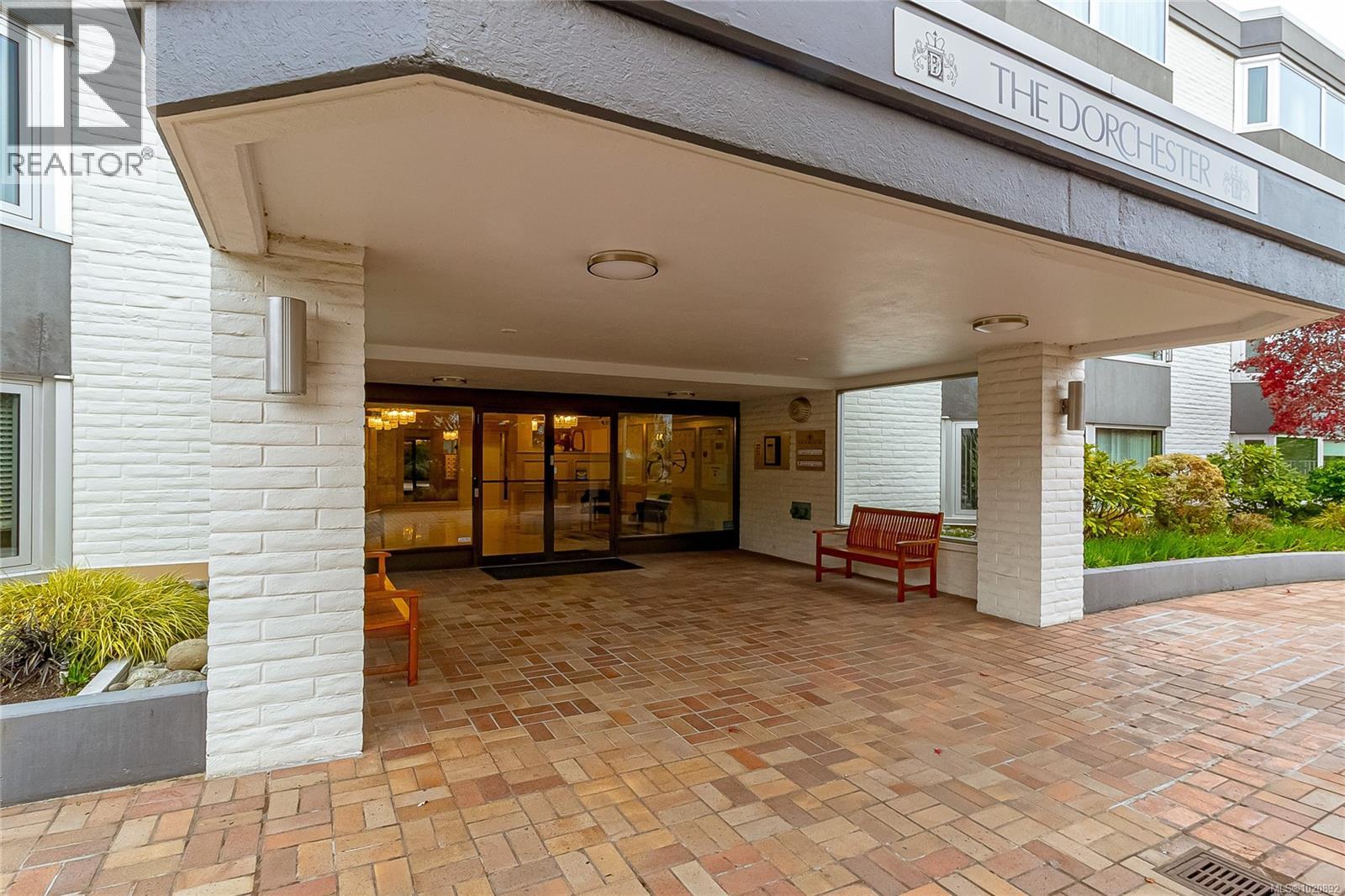 305 1370 Beach Drive, Oak Bay