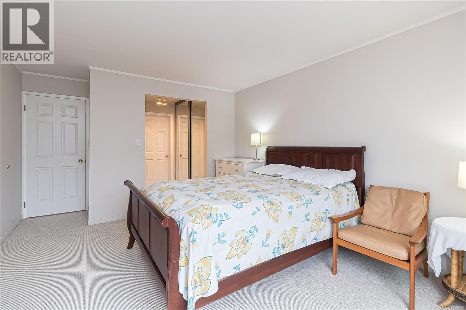 305 1370 Beach Drive, Oak Bay