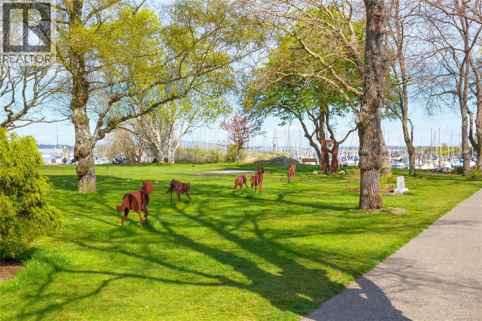 305 1370 Beach Drive, Oak Bay